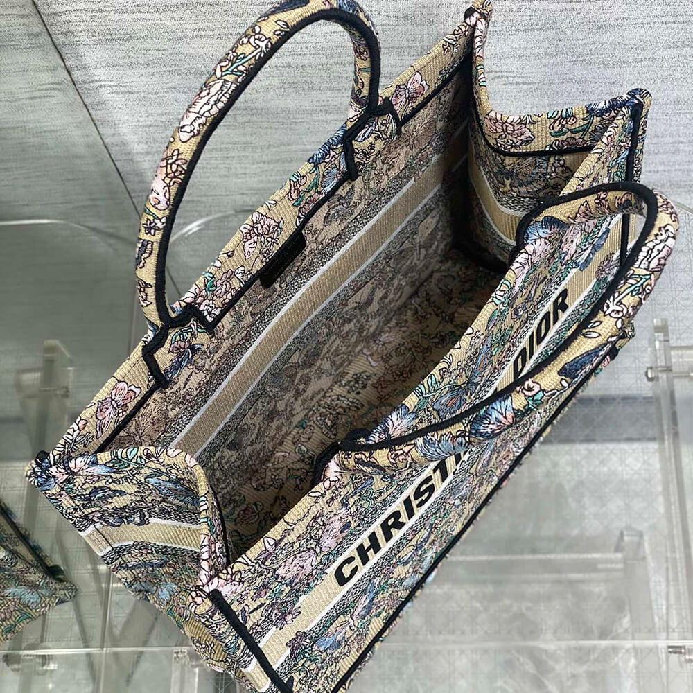 Medium D10r Book Tote