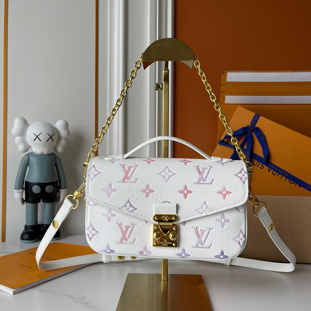 LV Pochette Metis East West
