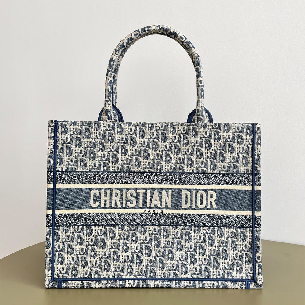 D10r Medium D10r Book Tote