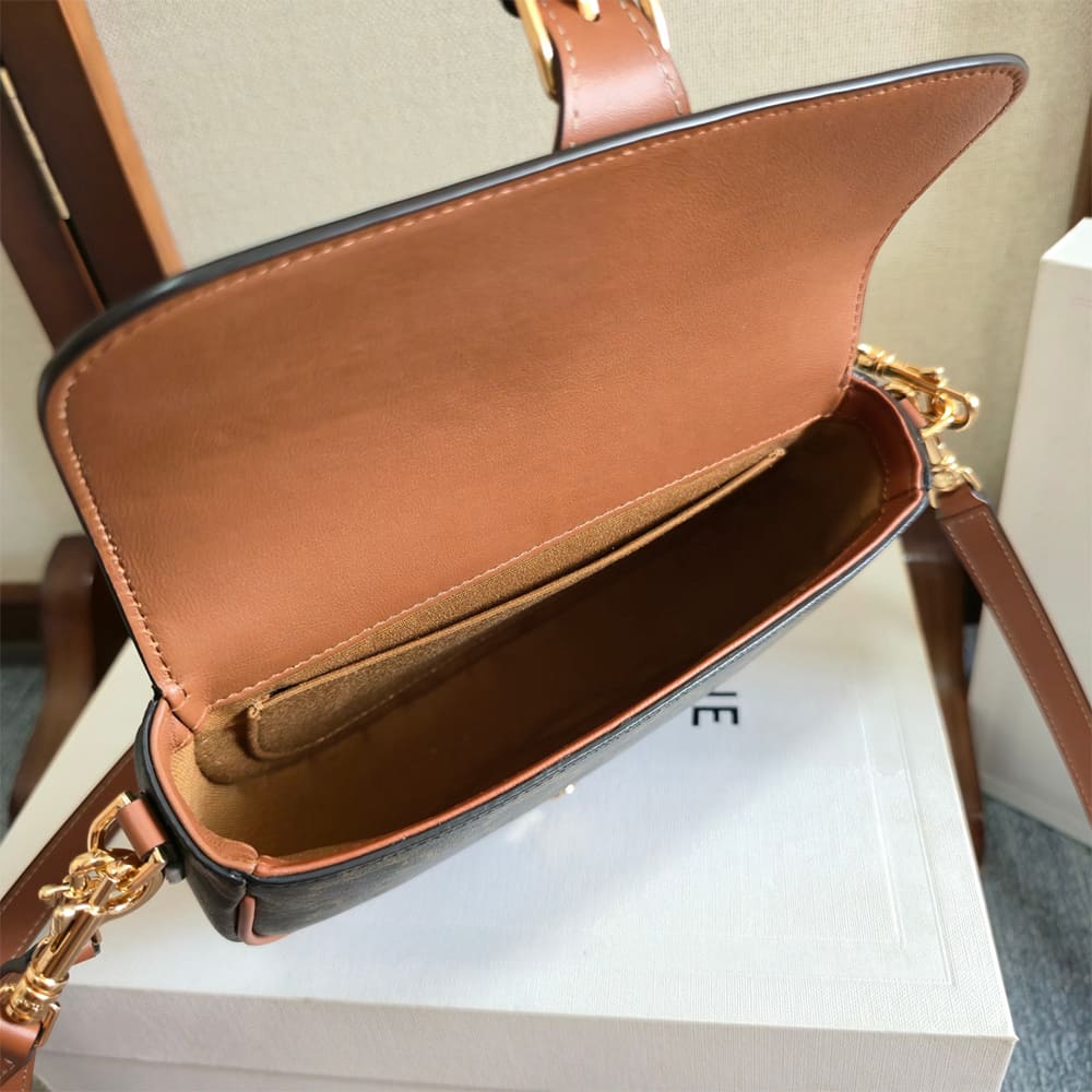 Ce1i*e FOLCO SHOULDER BAG IN Triomphe Canvas and Calfskin