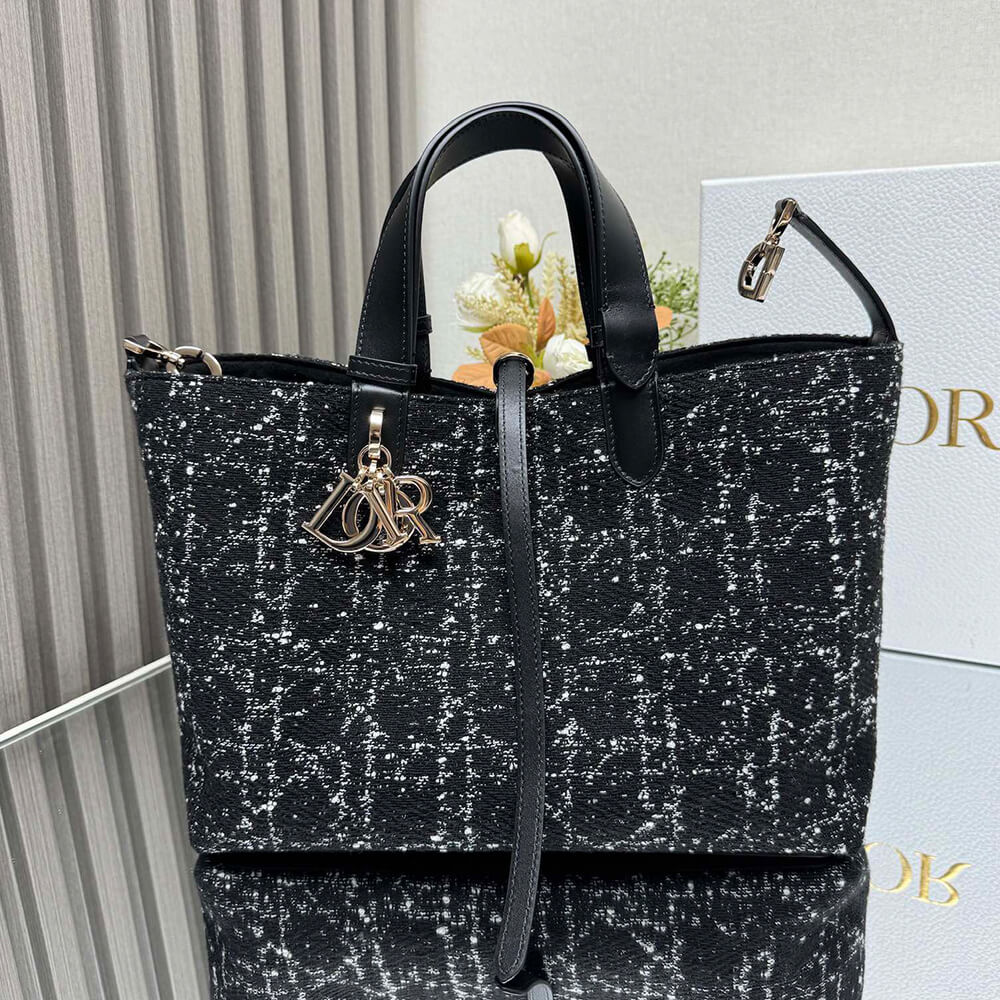Medium D10r Toujours Bag