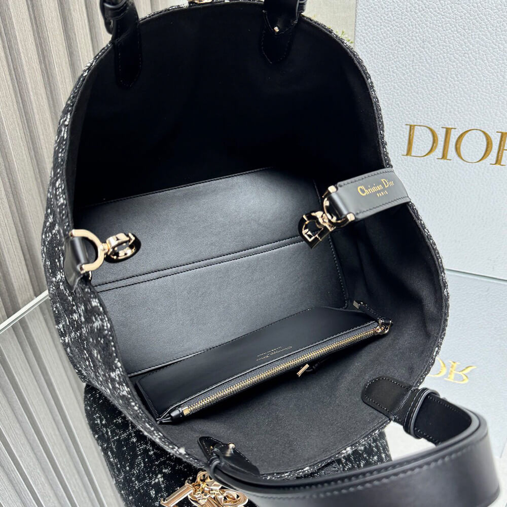 Medium D10r Toujours Bag