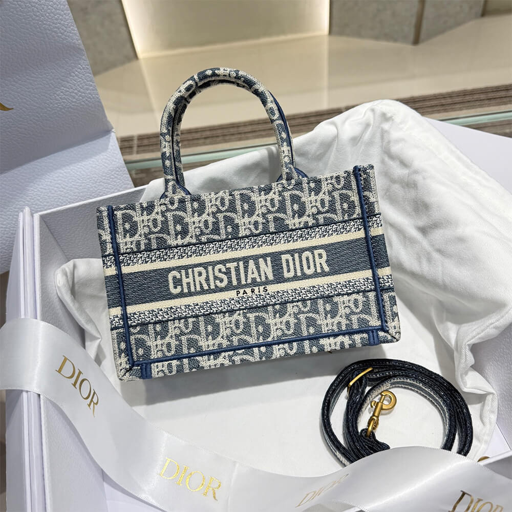 D10r Mini D10r Book Tote