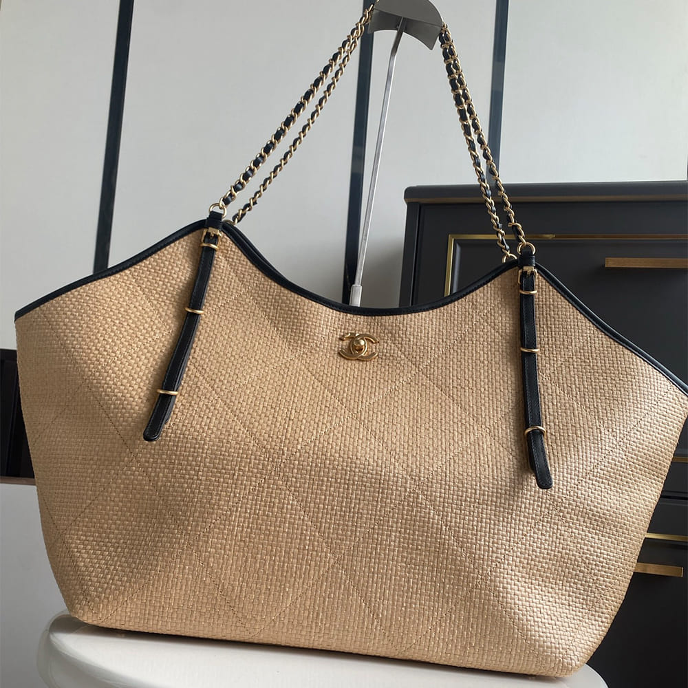 Ch**el MAXI SHOPPING BAG(HIGH-END GRADE)