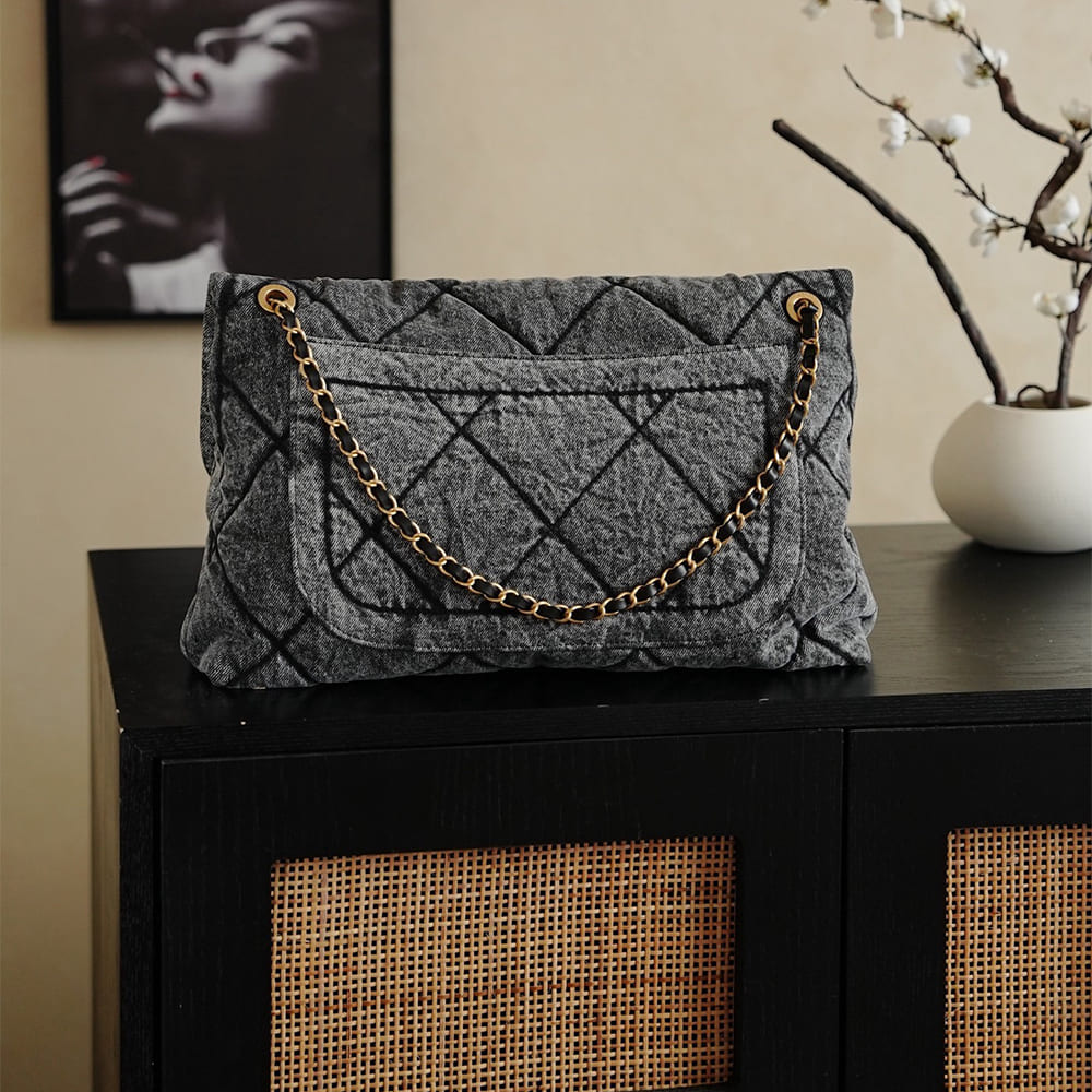 Ch**el MAXI FLAP BAG(HIGH-END GRADE)