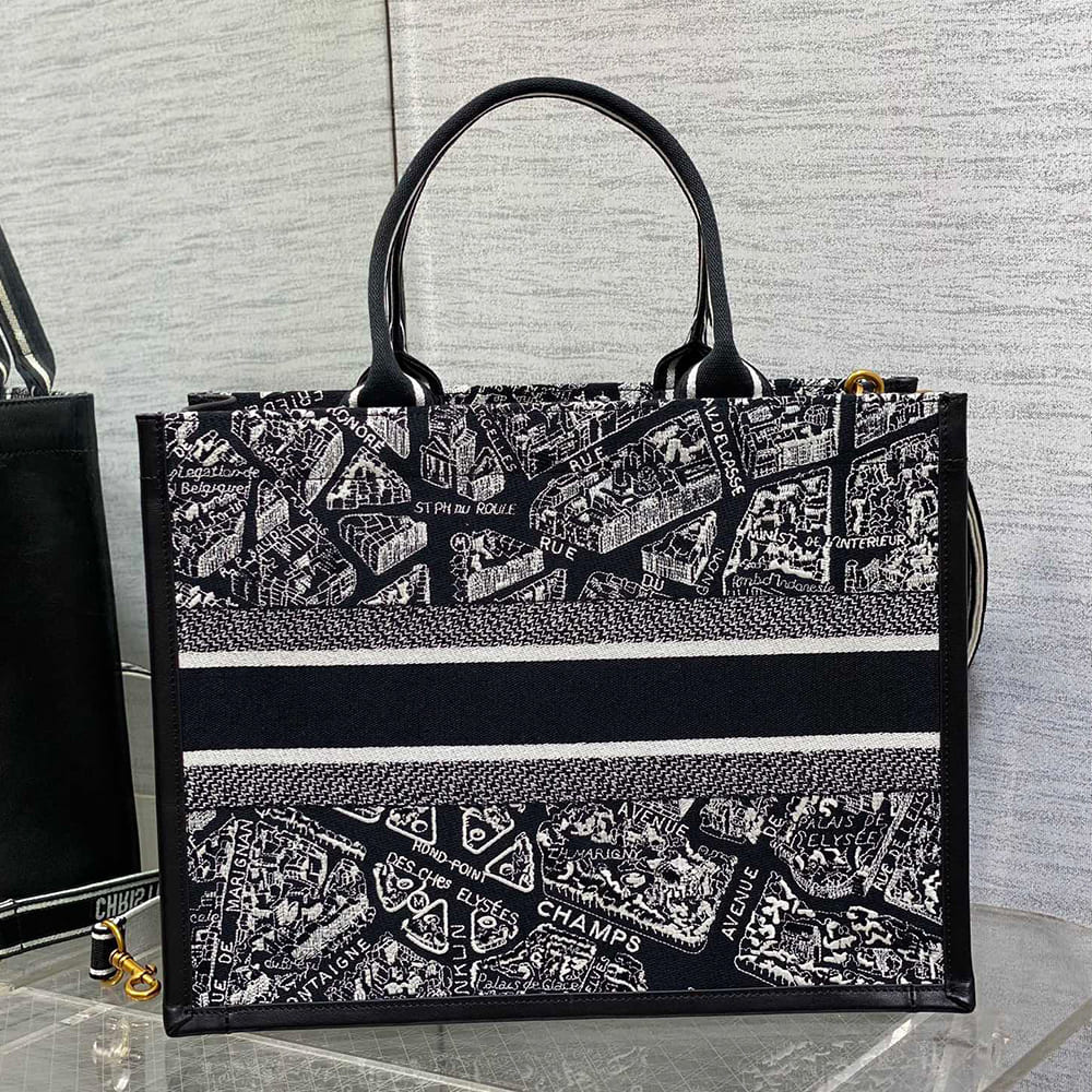 D10r Lucky Medium D10r Book Tote