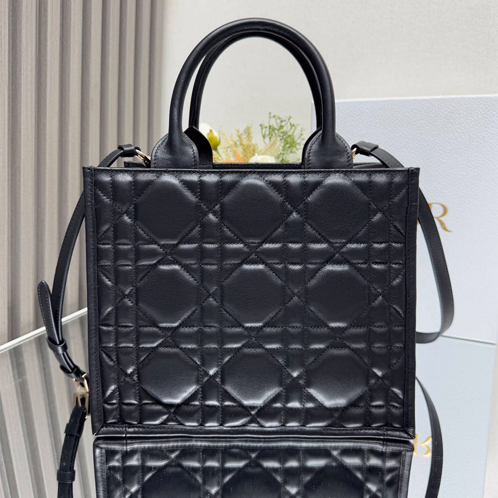 D10r Small D10r Book Tote