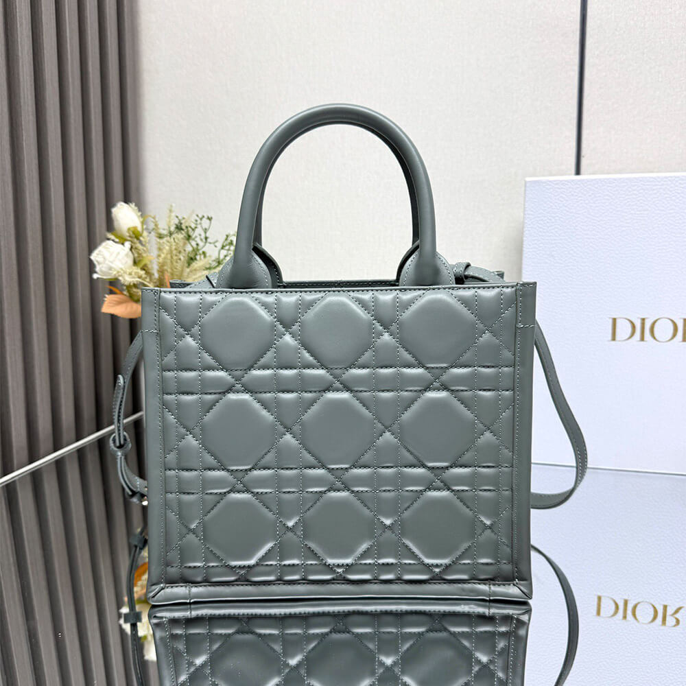 D10r Small D10r Book Tote