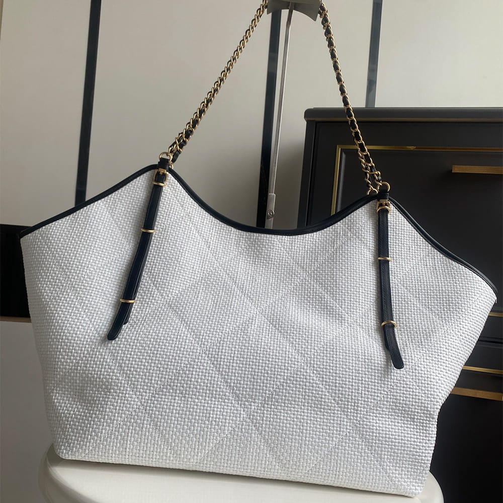 Ch**el MAXI SHOPPING BAG(HIGH-END GRADE)