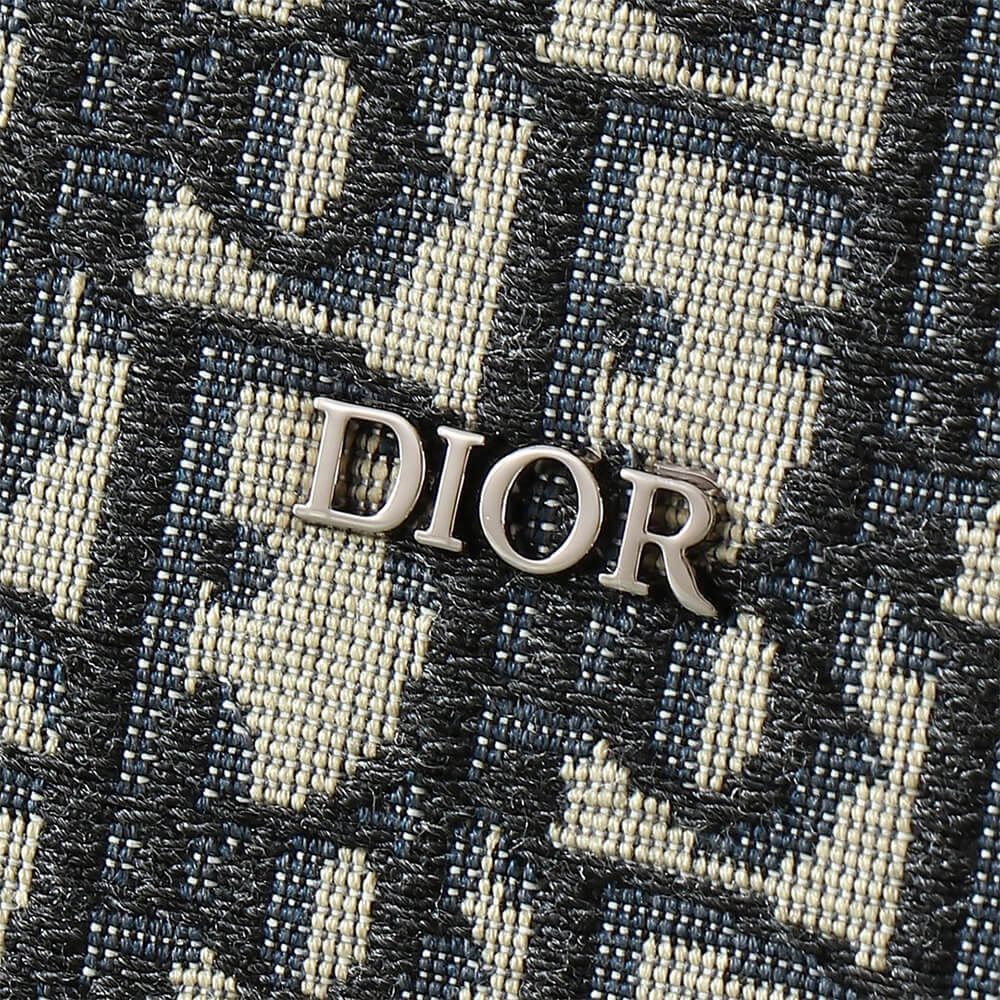 D10r Large East-West Tote Bag