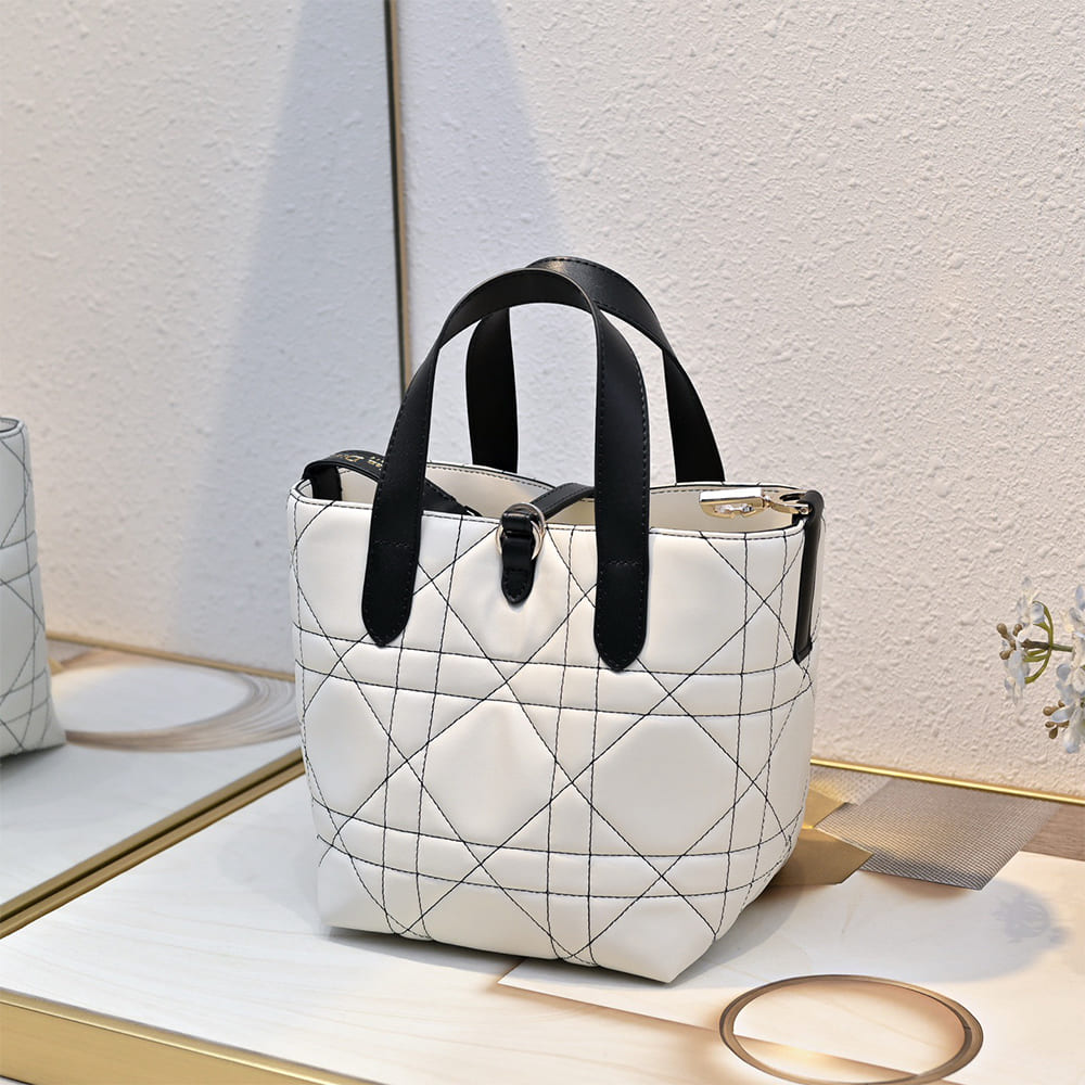 D10r Small D10r Toujours Vertical Tote Bag