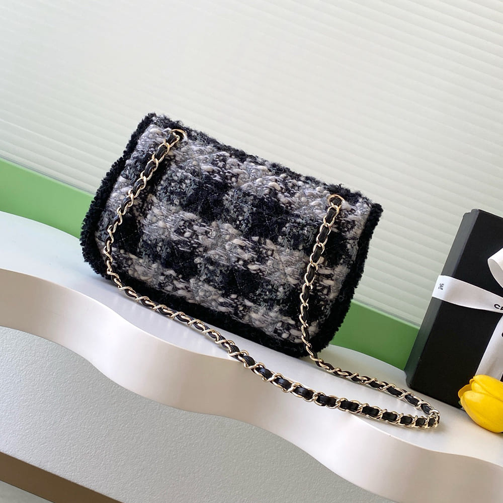 Ch**el LARGE FLAP BAG(HIGH-END GRADE)