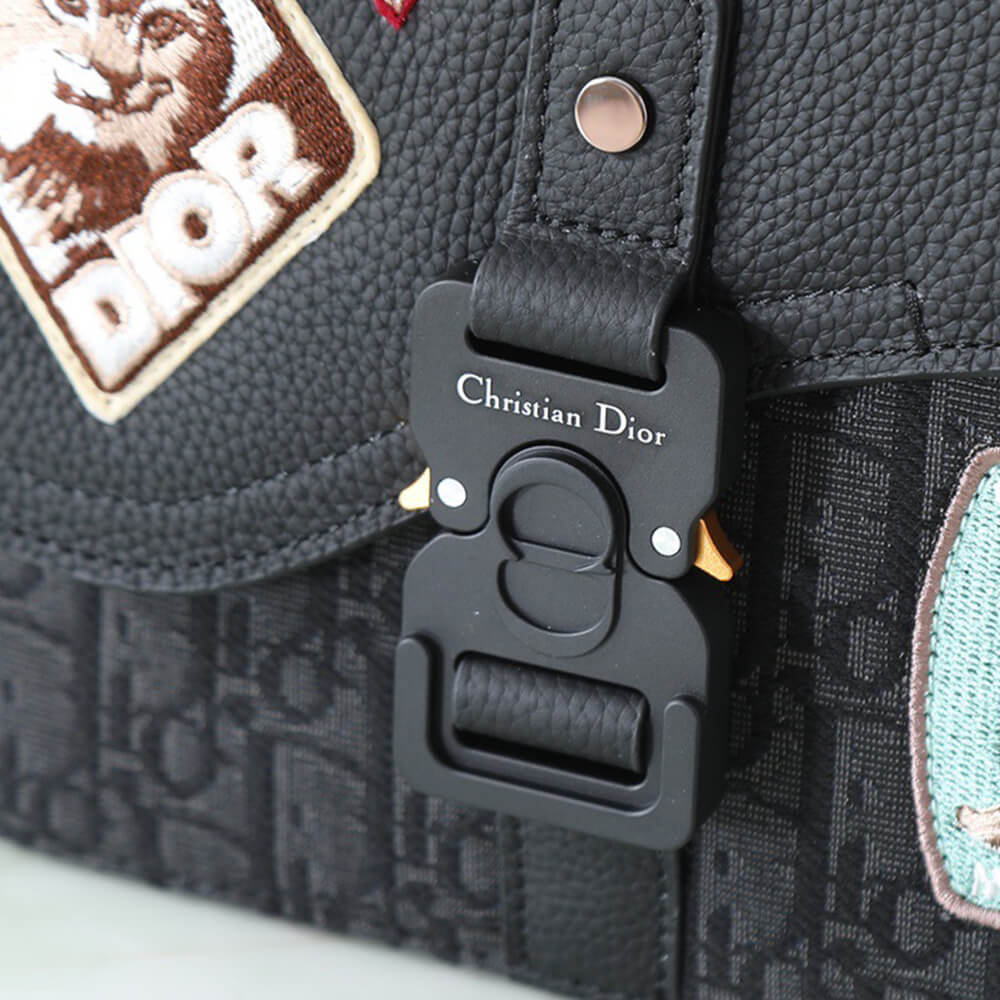 D10r Small Saddle Messenger Bag with Flap