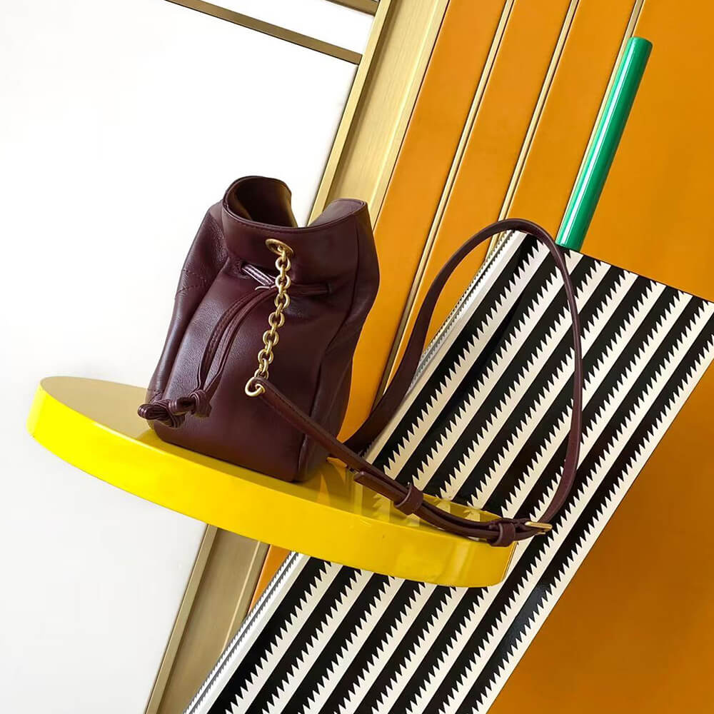Y51 JAMIE shoulder pouch in lambskin