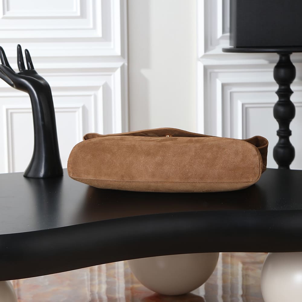 Y51 CASSANDRE XXL pouch on chain in suede