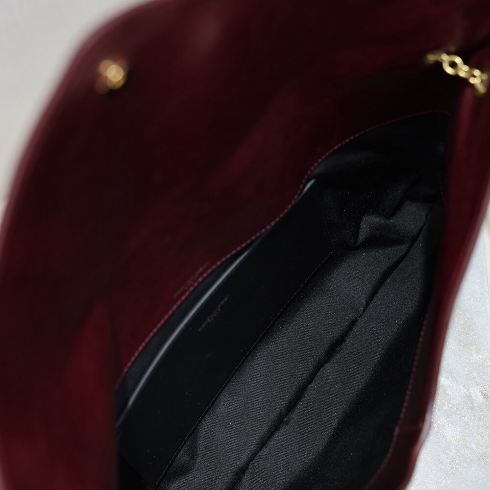Y51 CASSANDRE XXL pouch on chain in shiny leather