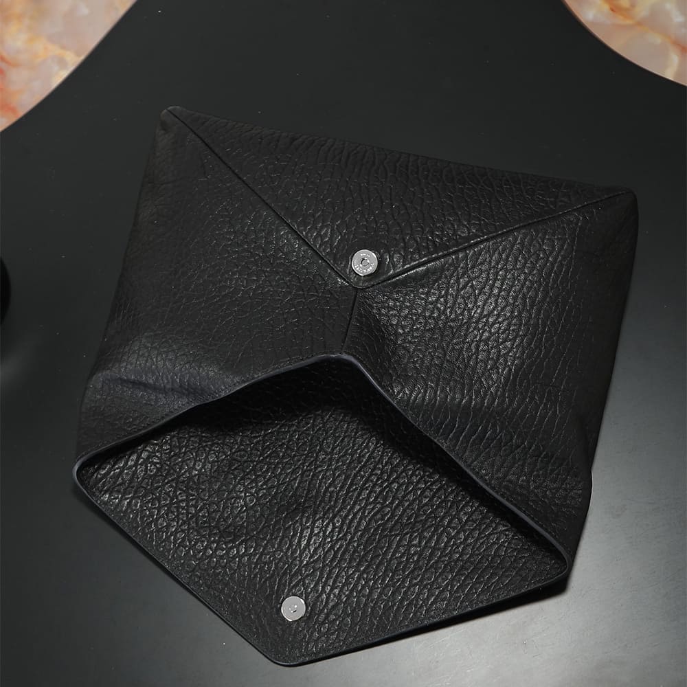 Y51 CASSANDRE large envelope pouch in lambskin
