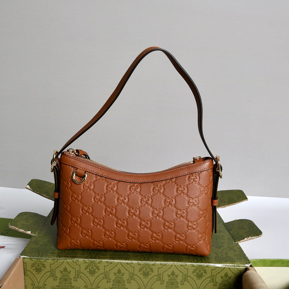 Gvc*1 GG Emblem small shoulder bag