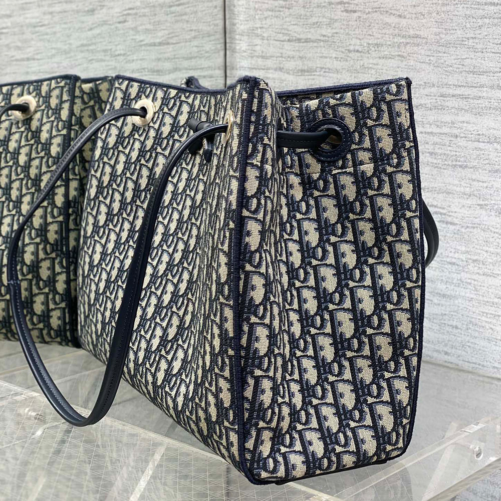 D10r Medium Shopping Bag