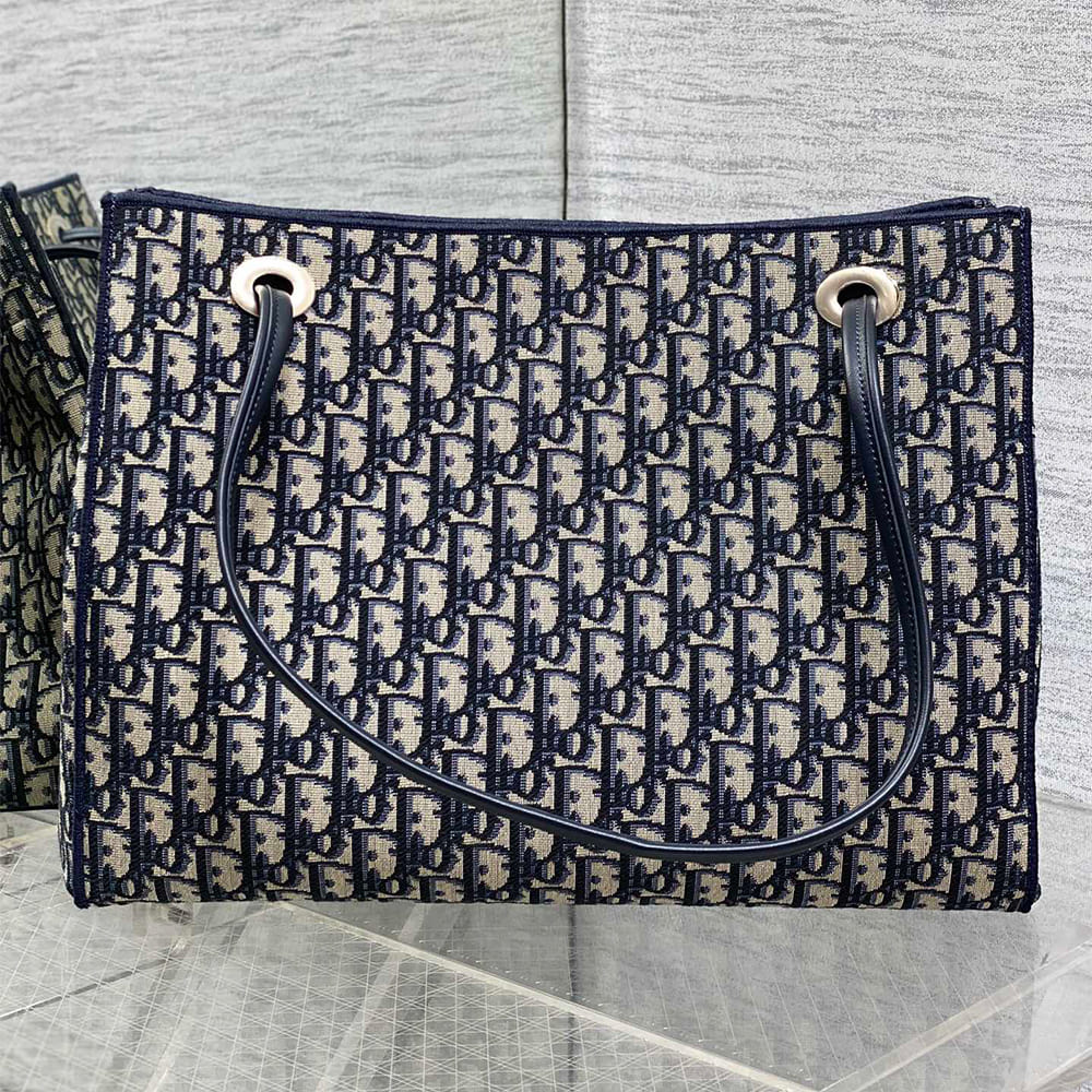 D10r Medium Shopping Bag