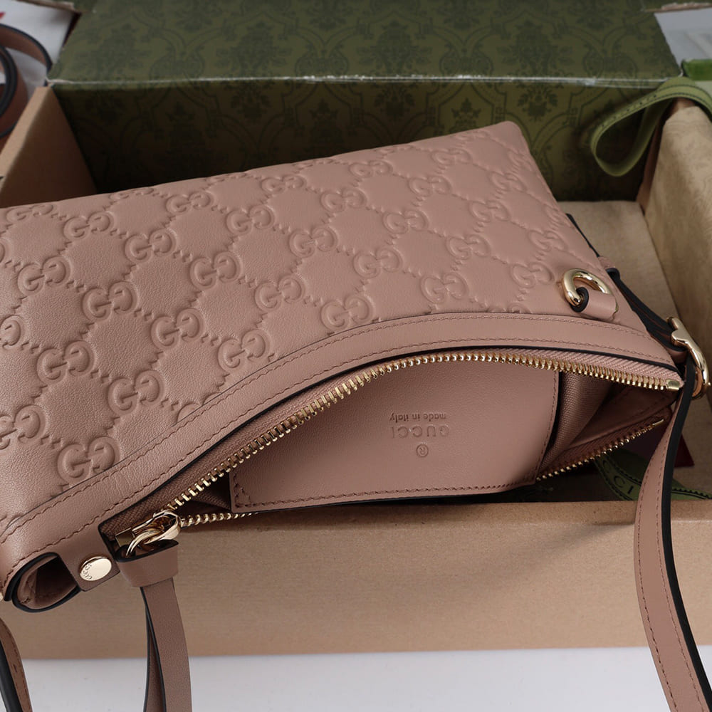 Gvc*1 GG Emblem small shoulder bag