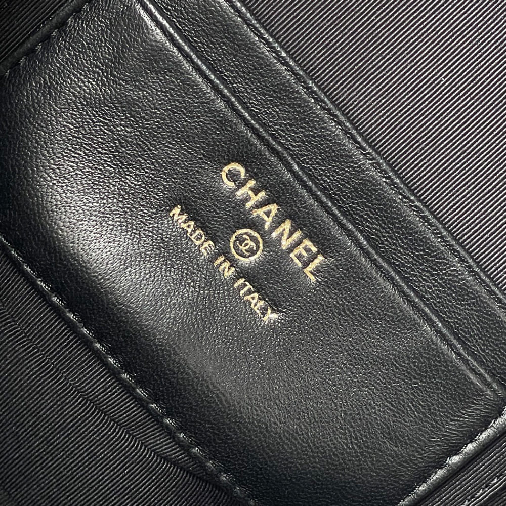Ch**el Vanity with Chain(HIGH-END GRADE)